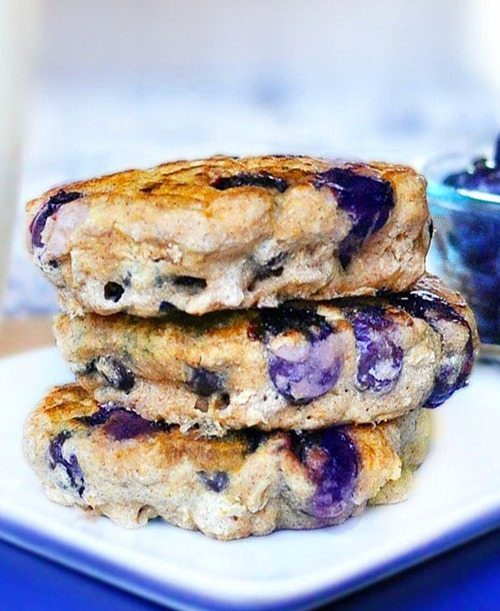 Blueberry Pie Pancakes - SUPER ginormous fluffy blueberry pancakes recipe... with over 200 positive reader reviews - from @choccoveredkt: https://lett-trim.today/2011/06/09/blueberry-pie-pancakes/