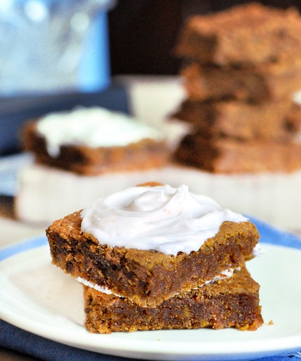 Soft and moist pumpkin bars from @choccoveredkt, with just a few basic ingredients and no oil whatsoever! You won't be able to stop at just one, trust me! Find out how to make them here:  https://lett-trim.today/2011/09/23/pumpkin-cream-cheese-bars/