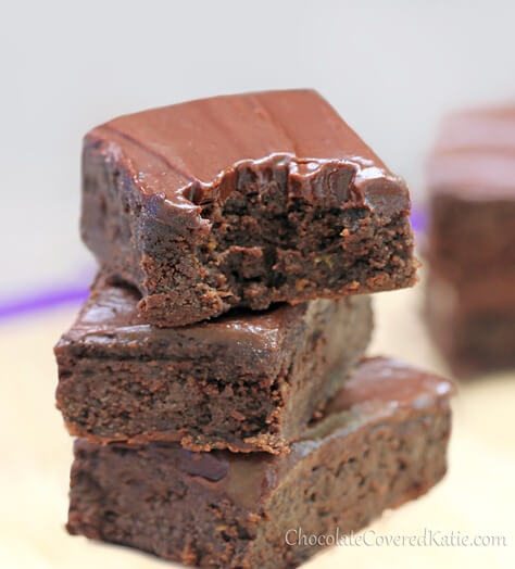 Rich, chocolatey, moist, fudgey brownies from @choccoveredkt with a secret ingredient – zucchini! The recipe is to die for! https://lett-trim.today/2013/05/31/healthy-chocolate-fudge-zucchini-brownies/