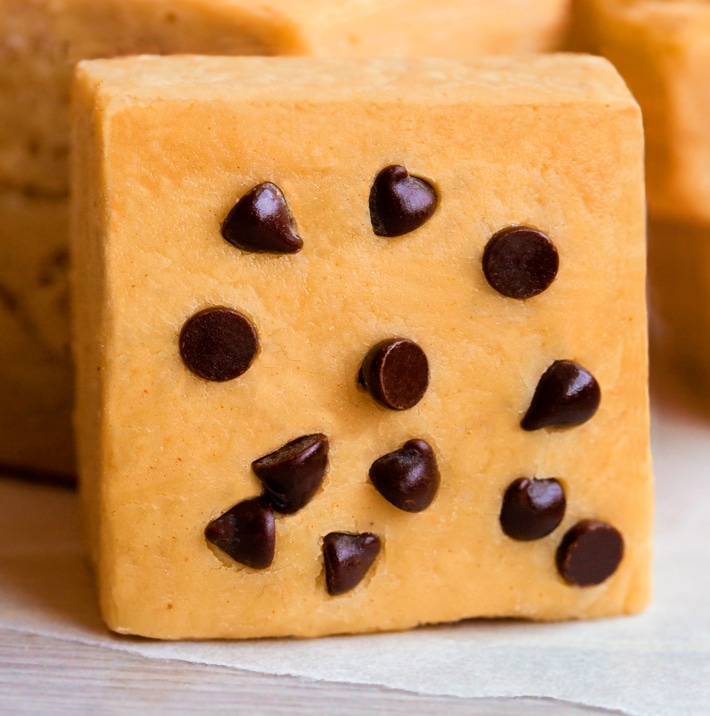 Peanut Butter Fudge (Vegan, Dairy Free) Peanut Butter Fudge (Vegan, Dairy Free)