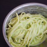 A low-calorie + meatless meal that’s surprisingly high in protein… and can be made in under 20 minutes, from start to finish! Get the recipe: https://lett-trim.today/2015/09/17/avocado-alfredo-recipe/