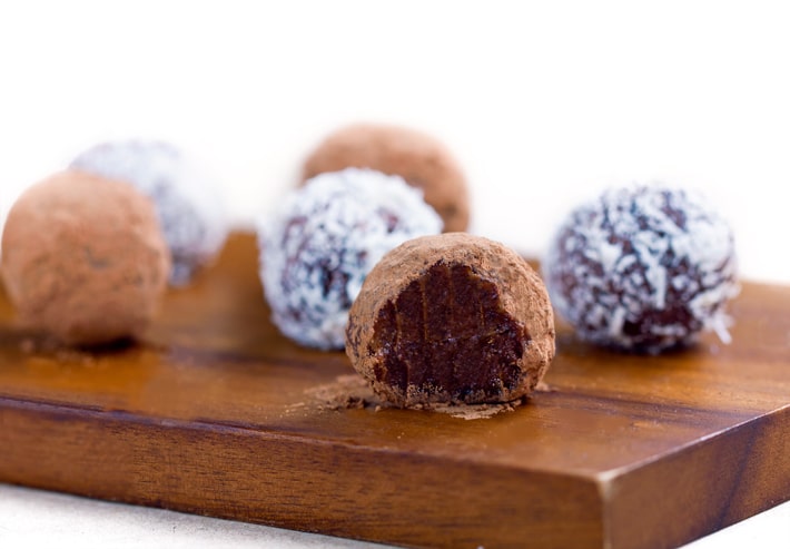 Healthy Chocolate Truffles (Nut Free, Allergy Friendly) Healthy Chocolate Truffles (Nut Free, Allergy Friendly)