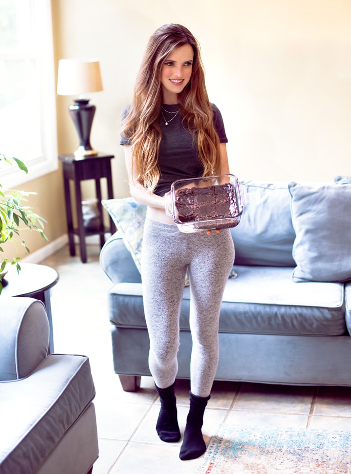 Girl with brownies (vegan) Girl with brownies (vegan)