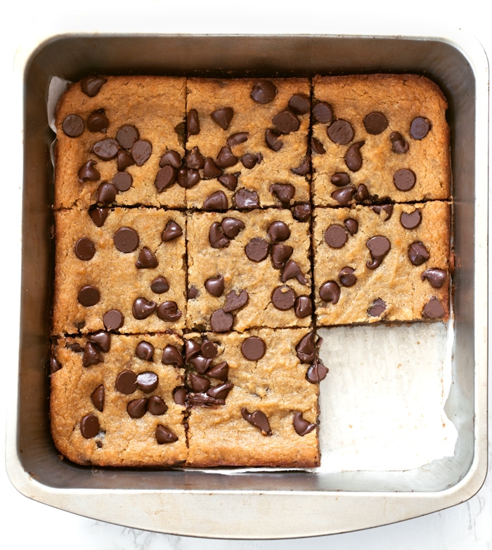 Gooey Chocolate Chip Vegan Blondies Gooey Chocolate Chip Vegan Blondies