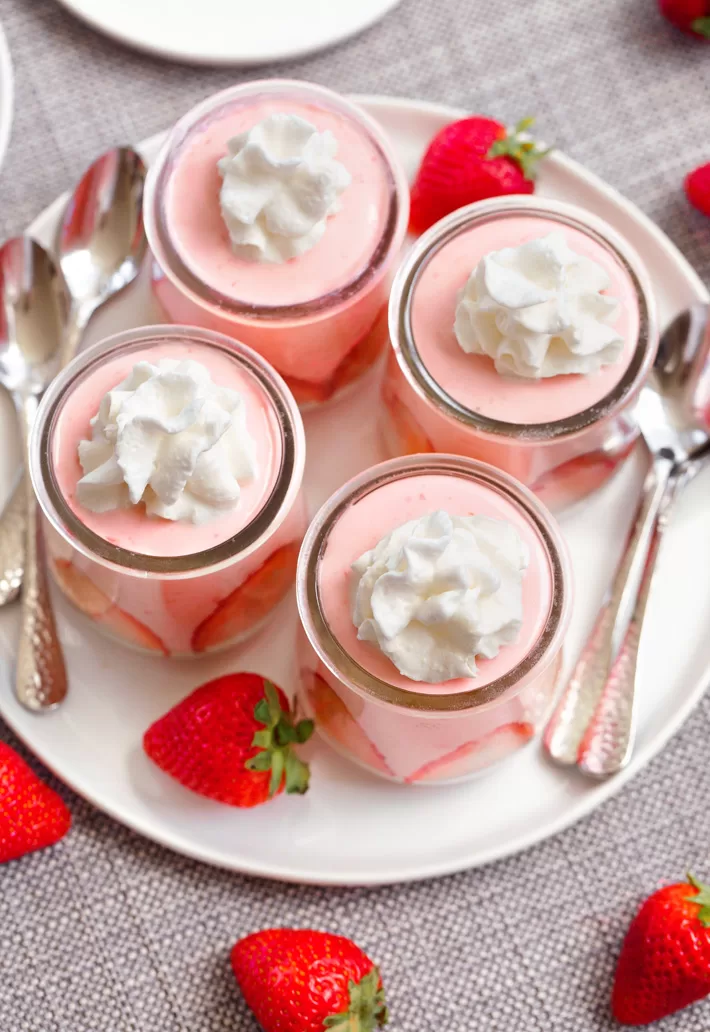 Mini Strawberry Mousse Cups Mini Strawberry Mousse Cups
