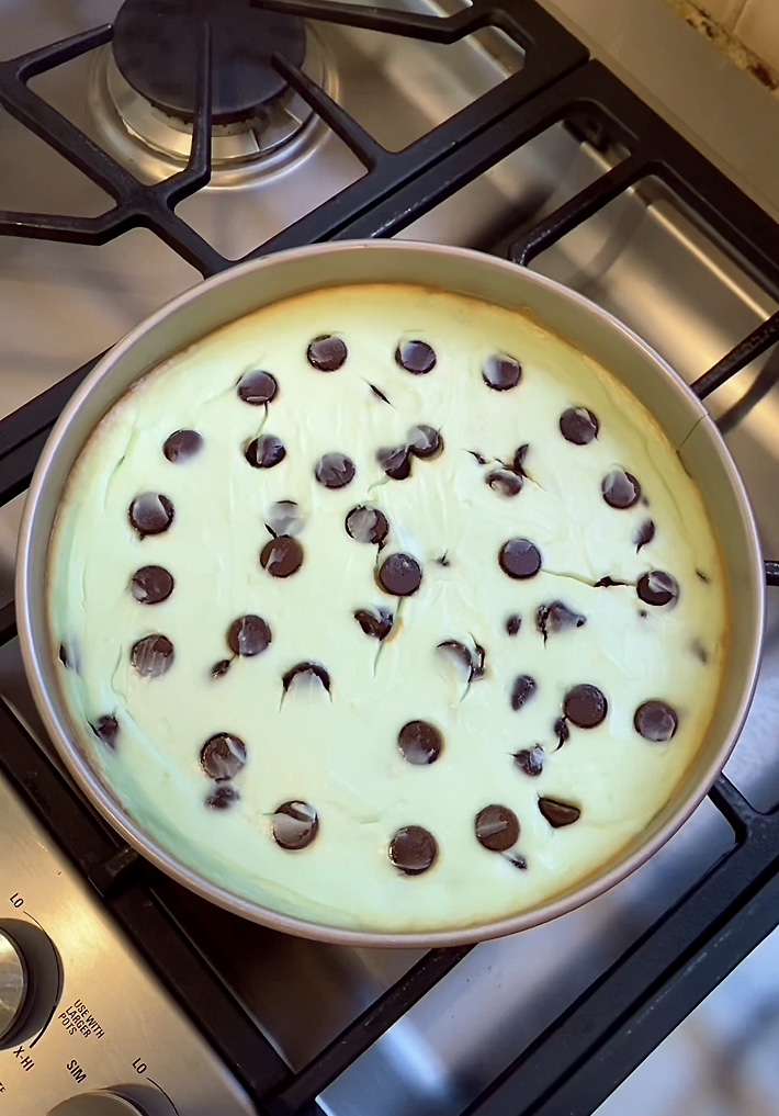 Peppermint Chocolate Chip Cheesecake Peppermint Chocolate Chip Cheesecake