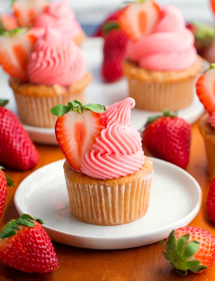 Vegan Strawberry Cupcakes with strawberry frosting