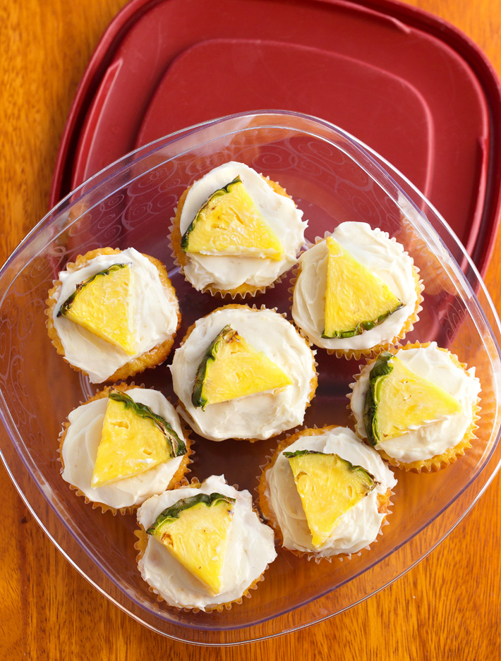 Cupcakes Packed In To Go Container Cupcakes Packed In To Go Container