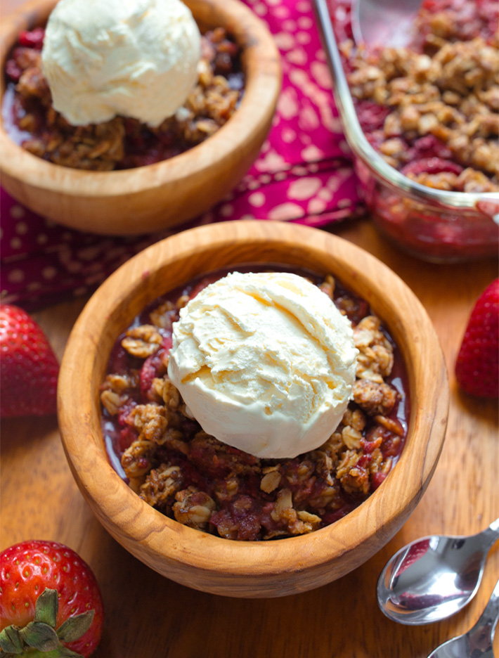 Healthy Strawberry Crisp With Streusel Topping Healthy Strawberry Crisp With Streusel Topping