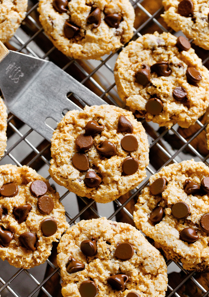 Flourless Oatmeal Chocolate Chip Cookies