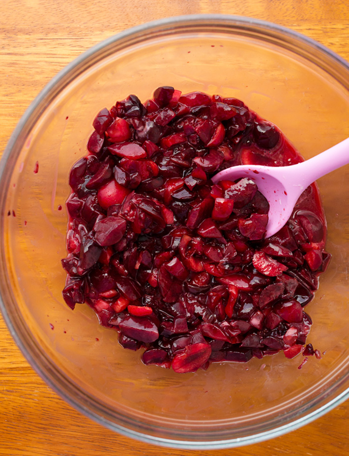 Frozen Cherry Pie Filling (cherry crumble bars) Frozen Cherry Pie Filling (cherry crumble bars)