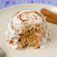 Cinnamon Roll Baked Oatmeal Recipe