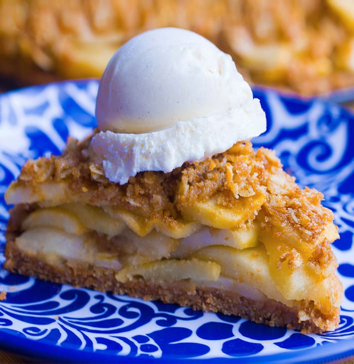 Healthy Apple Pie With Oat Topping