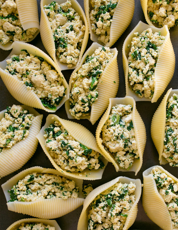 Spinach Stuffed Shells (Vegan, Dairy Free) Spinach Stuffed Shells (Vegan, Dairy Free)
