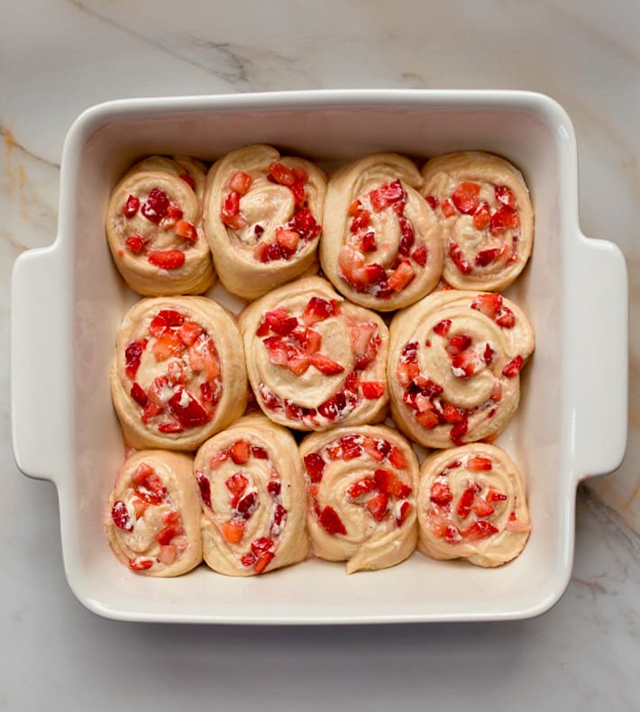 Homemade Strawberry Breakfast Rolls Homemade Strawberry Breakfast Rolls