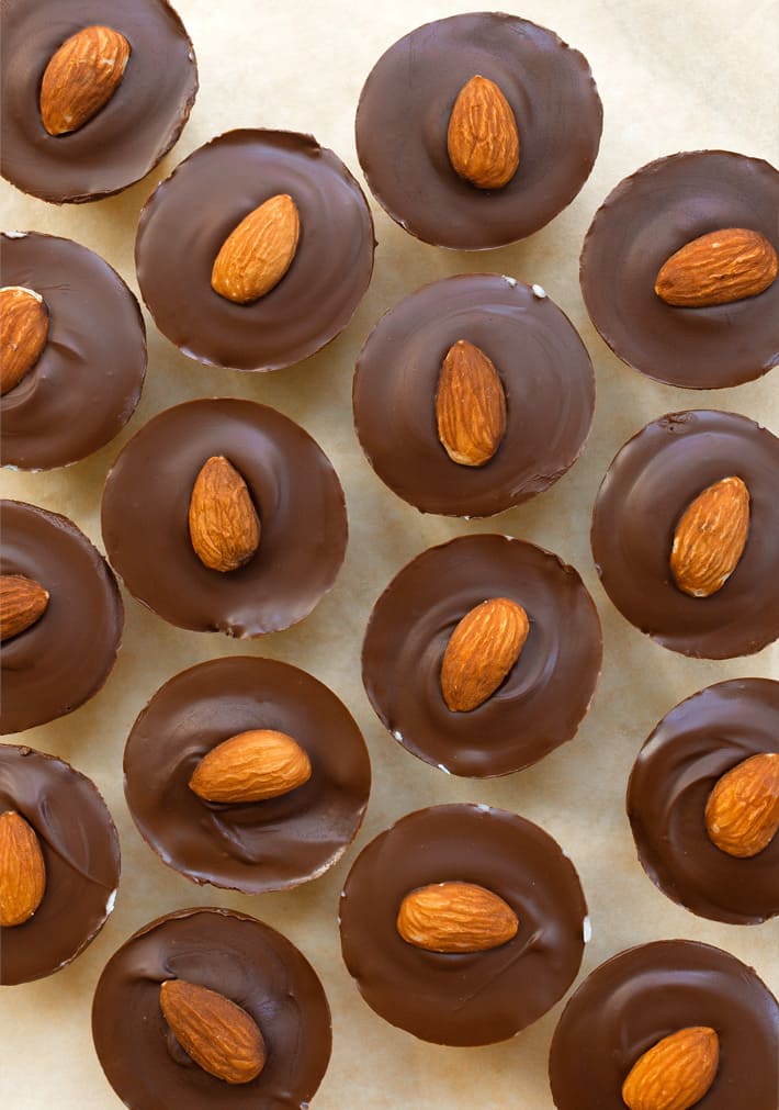 Healthy Almond Joys (Refined Sugar Free Chocolates) Healthy Almond Joys (Refined Sugar Free Chocolates)