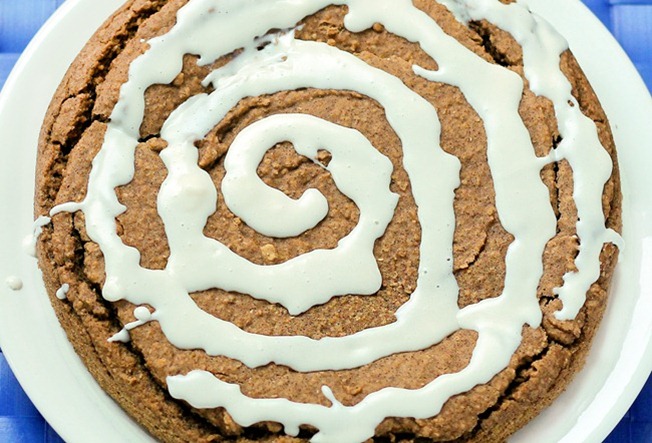 Cinnamon Roll Pie - How can something so decadent and GOOEY be so healthy?! ... I've brought this pie to countless parties, and NO ONE has guessed! https://lett-trim.today/2011/12/05/deep-dish-cinnamon-roll-pie/ @choccoveredkt