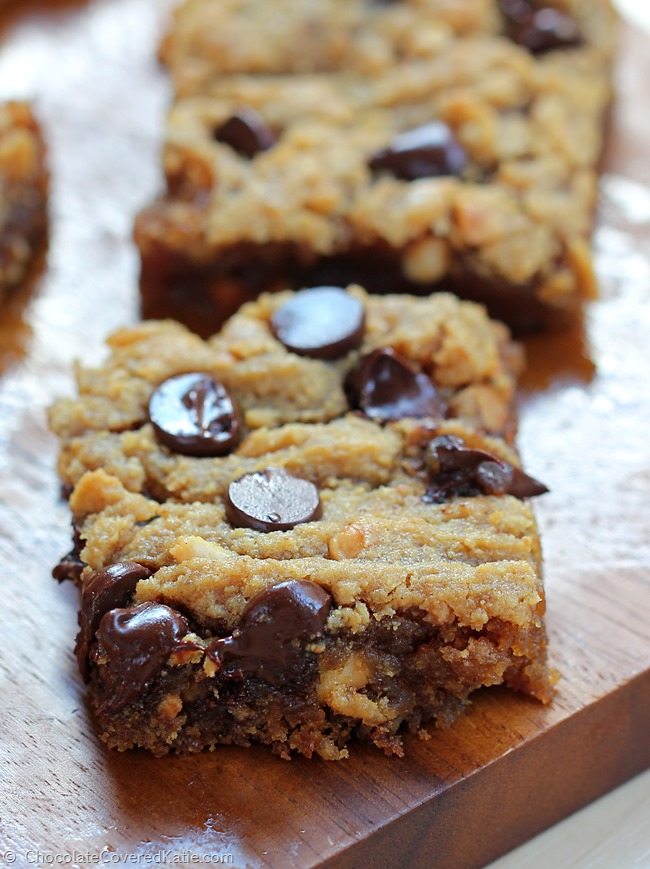 1 cup peanut butter, 1/2 cup chocolate chips, 1 tsp baking soda, 2 tsp vanilla extract, 1 1/2 tbsp… Full recipe: https://lett-trim.today/2015/03/18/chocolate-chip-peanut-butter-bars/ @choccoveredkt HOW TO MAKE THEM: 1 cup peanut butter, 1/2 cup chocolate chips, 1 tsp baking soda, 2 tsp vanilla extract, 1 1/2 tbsp… Full recipe: https://lett-trim.today/2015/03/18/chocolate-chip-peanut-butter-bars/ @choccoveredkt
