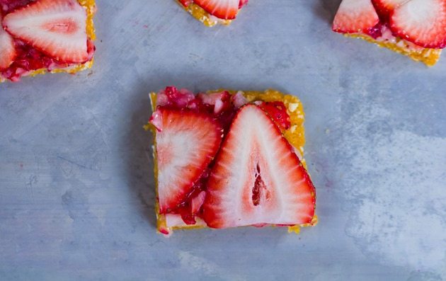 No Bake Strawberry Bars: sugar-free / egg-free / soy-free / gluten-free / dairy-free. Continue reading---> https://lett-trim.today/2015/06/18/no-bake-strawberry-bars/