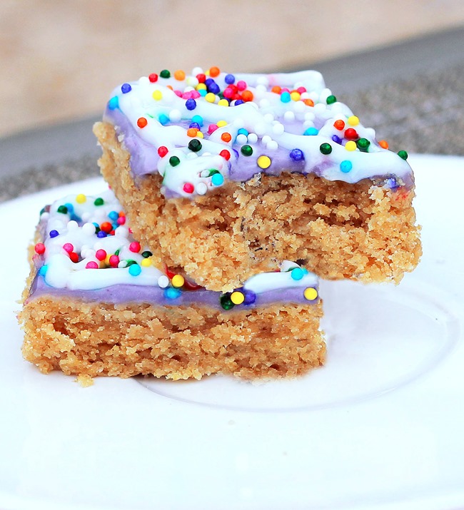 sugar bars https://lett-trim.today/2014/12/09/sugar-cookie-bars/