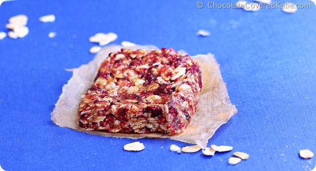 Clif Bar Recipe Clif Bar Recipe https://lett-trim.today/2014/08/28/homemade-clif-bars/