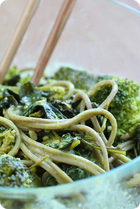 green spaghetti green spaghetti