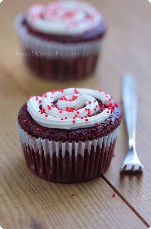 Secretly healthy cream cheese frosting + rich and chocolatey red velvet cupcakes that require no food coloring to achieve their trademark color. With all natural ingredients, they're also much lower in sugar than your traditional red velvet cupcake. Full recipe here: https://lett-trim.today/2013/09/09/healthy-red-velvet-cupcakes-vegan/ Secretly healthy cream cheese frosting + rich and chocolatey red velvet cupcakes that require no food coloring to achieve their trademark color. With all natural ingredients, they're also much lower in sugar than your traditional red velvet cupcake. Full recipe here: https://lett-trim.today/2013/09/09/healthy-red-velvet-cupcakes-vegan/