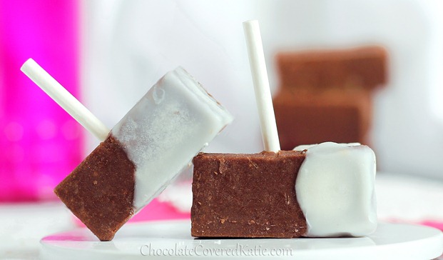 Hot Chocolate on a Stick - it magically turns your milk into creamy hot chocolate! https://lett-trim.today/2013/02/08/hot-chocolate-on-a-stick/ 