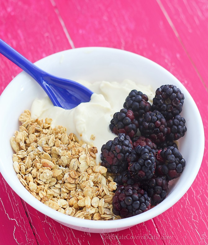 Make your own Greek yogurt at home - with just ONE ingredient and no fancy machine needed. Make your own Greek yogurt at home - with just ONE ingredient and no fancy machine: https://lett-trim.today/2015/02/15/how-to-make-greek-yogurt-homemade/