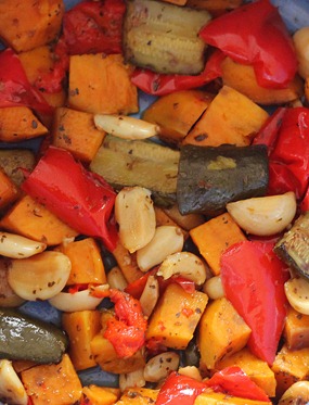 How to roast vegetables in a slow cooker. You can use any of the following vegetables: zucchini, red peppers, sweet potatoes... https://lett-trim.today/2013/01/10/how-to-roast-vegetables-in-the-slow-cooker/ How to roast vegetables in a slow cooker. You can use any of the following vegetables: zucchini, red peppers, sweet potatoes... https://lett-trim.today/2013/01/10/how-to-roast-vegetables-in-the-slow-cooker/