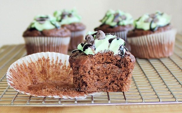 mint chocolate chip cupcakes