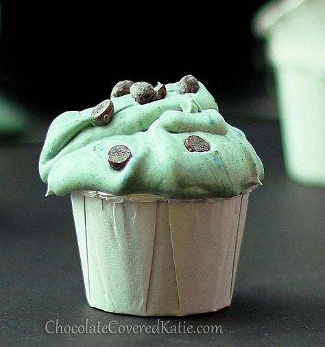 A good-for-you frosting that can be used on cupcakes or cookies or can be eaten by itself, with NO shortening, no heavy cream, no butter, and no sugar needed. Recipe here: https://lett-trim.today/2013/03/06/mint-chocolate-chip-frosting-shots/