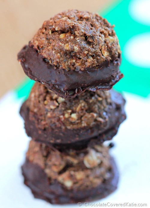 Mint Chocolate Coconut Cookies Secretly healthy & can be made in the microwave. Recipe here: https://lett-trim.today/2014/12/11/peppermint-chocolate-coconut-cookies/