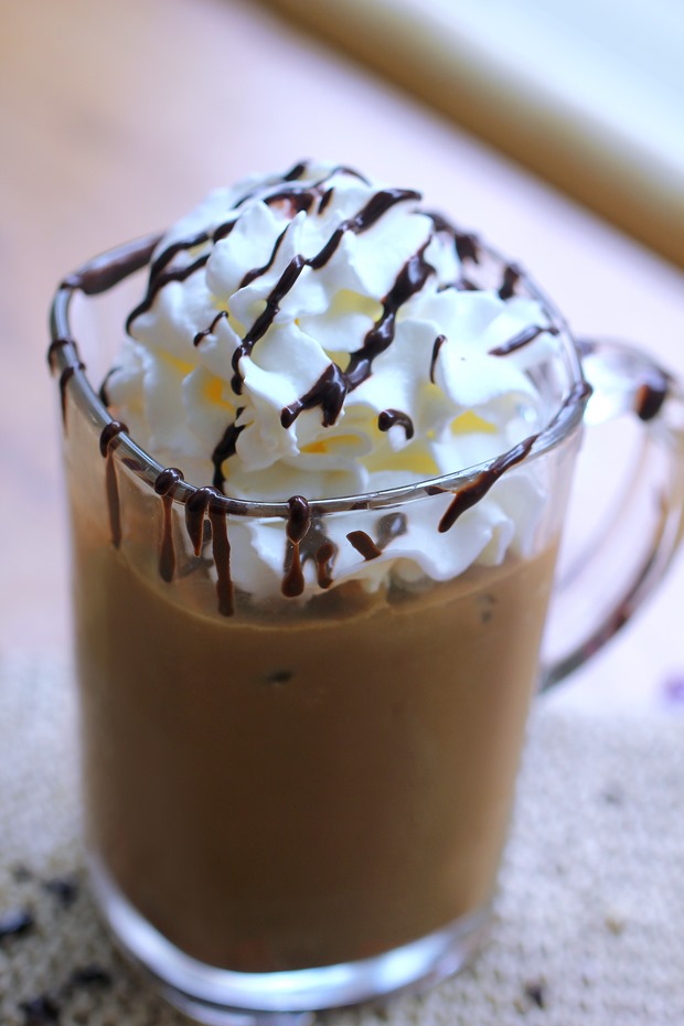 Make your own Creamy Frozen Blended Mocha Frappuccino at home, with this easy step-by-step recipe from @choccoveredkt! Full recipe: https://lett-trim.today/2015/08/24/homemade-mocha-frappuccino-recipe/ Make your own Creamy Frozen Blended Mocha Frappuccino at home, with this easy step-by-step recipe from @choccoveredkt! Full recipe: https://lett-trim.today/2015/08/24/homemade-mocha-frappuccino-recipe/