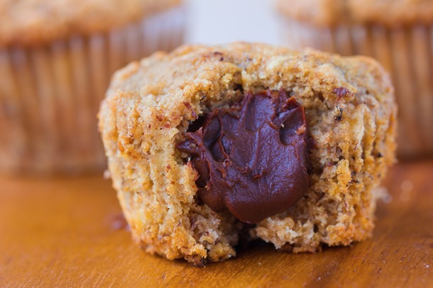 Banana Bread Nutella Muffins – soft and fluffy banana bread muffins... w/ a secret Nutella filling… https://lett-trim.today/2015/11/05/nutella-muffins/ from @choccoveredkt Banana Bread Nutella Muffins – soft and fluffy banana bread muffins... w/ a secret Nutella filling… https://lett-trim.today/2015/11/05/nutella-muffins/ from @choccoveredkt