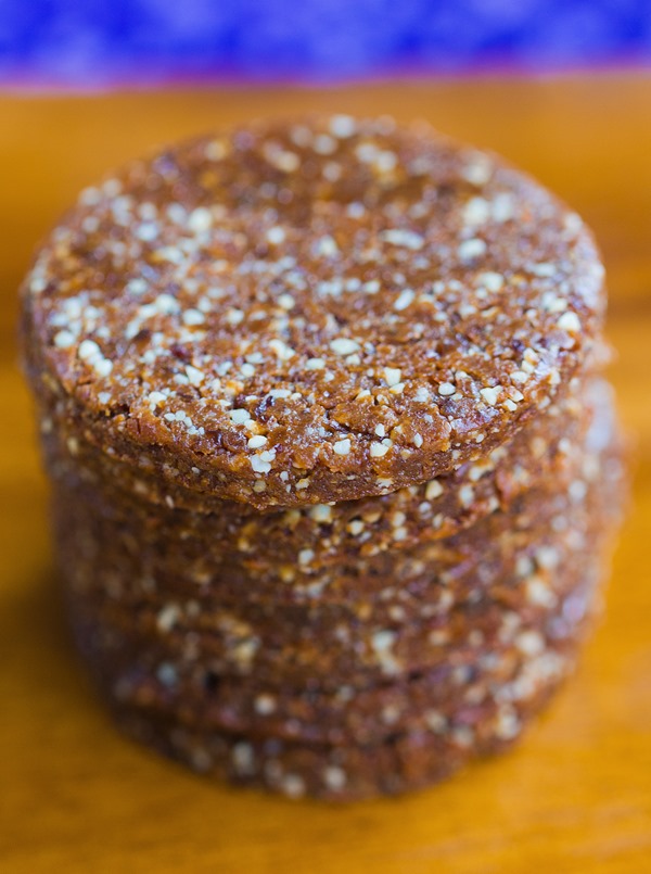 Peanut Butter Protein Cookies – 1/2 cup peanut butter, 1/4 cup protein powder, 1 tsp vanilla, 1/2 tsp… Full recipe: https://lett-trim.today/2015/12/14/peanut-butter-protein-cookies-vegan/ @choccoveredkt Peanut Butter Protein Cookies – 1/2 cup peanut butter, 1/4 cup protein powder, 1 tsp vanilla, 1/2 tsp… Full recipe: https://lett-trim.today/2015/12/14/peanut-butter-protein-cookies-vegan/ @choccoveredkt