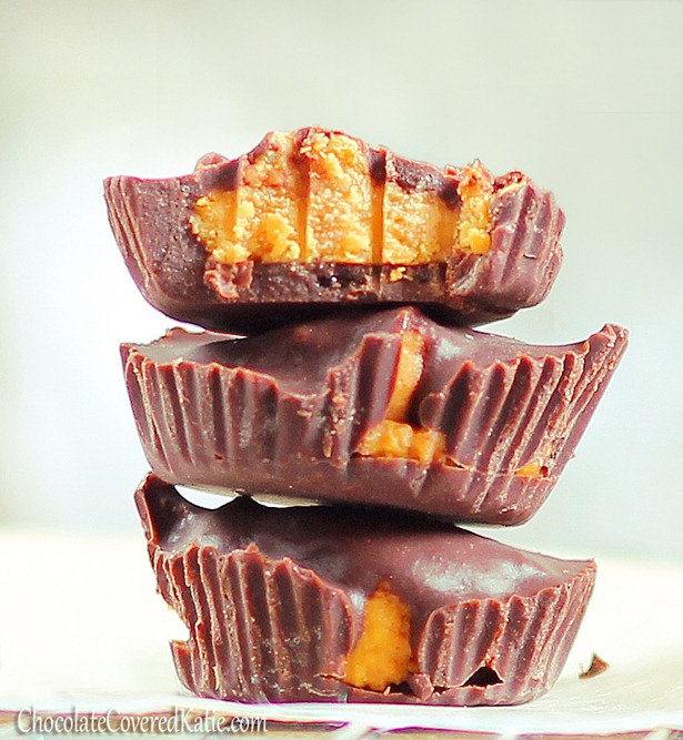 NO-BAKE Pumpkin Peanut Butter Cups from @choccoveredkt... 1/4 cup cocoa powder, 2 tbsp pumpkin, 1/8 tsp cinnamon, 1/2 cup... Full recipe: https://lett-trim.today/2012/10/04/reeses-pumpkin-peanut-butter-cups/%C2%A0