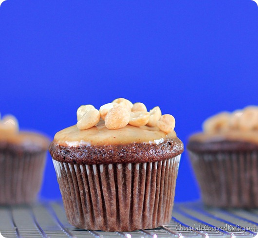 Snickers Candy Bar Cupcakes Snickers Candy Bar Cupcakes