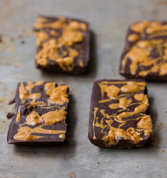 Secretly healthy chocolate peanut butter candy bars that taste like Hershey’s candy bars… @choccoveredkt… 5 ingredients: https://lett-trim.today/2015/10/26/chocolate-peanut-butter-candy-bars/ Secretly healthy chocolate peanut butter candy bars that taste like Hershey’s candy bars… @choccoveredkt… 5 ingredients: https://lett-trim.today/2015/10/26/chocolate-peanut-butter-candy-bars/