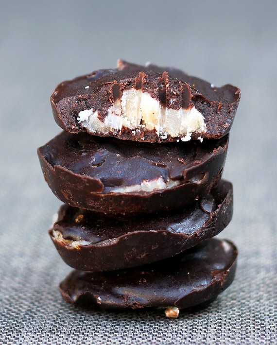 DIY Healthy Peppermint Patties - No Bake and #healthy chocolate candies that taste exactly like York peppermint patties: https://lett-trim.today/2012/04/30/cosmic-chocolate-peppermint-patties/ @choccoveredkt DIY Healthy Peppermint Patties - No Bake and #healthy chocolate candies that taste exactly like York peppermint patties: https://lett-trim.today/2012/04/30/cosmic-chocolate-peppermint-patties/ @choccoveredkt