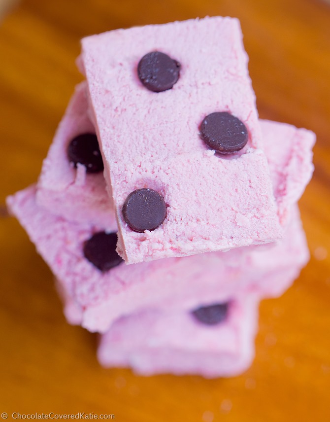 NO BAKE COCONUT KISS CANDY BARS - 5 ingredients / sugar-free / soy-free / dairy-free / gluten-free! Full recipe: https://lett-trim.today/2015/03/01/pink-coconut-kiss-candy-bars/ NO BAKE COCONUT KISS CANDY BARS - 5 ingredients / sugar-free / soy-free / dairy-free / gluten-free! Full recipe: https://lett-trim.today/2015/03/01/pink-coconut-kiss-candy-bars/