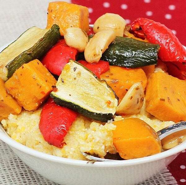 How to roast vegetables in the slow cooker - You can use any of the following vegetables: zucchini, red peppers, sweet potatoes... https://lett-trim.today/2013/01/10/how-to-roast-vegetables-in-the-slow-cooker/ @choccoveredkt