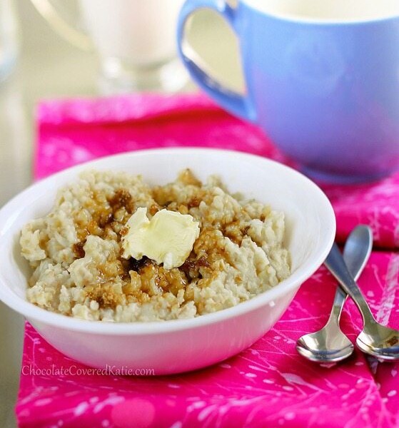 Crock Pot Oatmeal - The easiest way to make oatmeal. Cook once, and have a delicious breakfast all week - (can do different flavors) https://lett-trim.today/2012/11/11/how-to-make-oatmeal-in-the-slow-cooker-the-easy-way/ @choccoveredkt