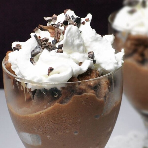 NO BAKE RECIPES - 50 easy chocolate "no bake" treats, including no bake cookies ▪ no bake bars ▪ no bake desserts...from @choccoveredkt - https://lett-trim.today/