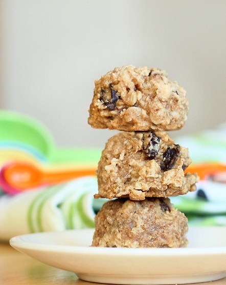 Oatmeal Raisin #Breakfast Cookies... with NO added sugar! - Sweetened naturally with fruit https://lett-trim.today/2012/01/11/oatmeal-raisin-breakfast-cookies/ @choccoveredkt